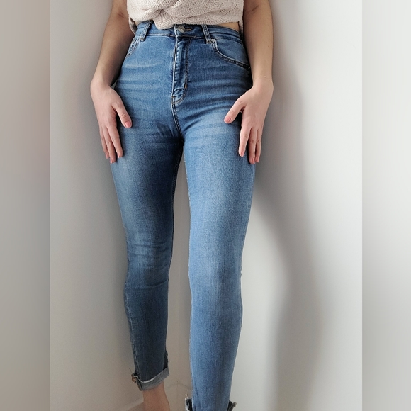 ✨️Any 3 for $15✨️ Zara Woman's Skinny Jeans Size 4 - Picture 1 of 2